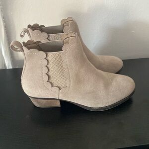 Skechers Boots Women’s Size 8